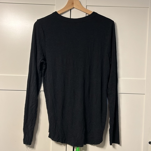 AERIE LONG SLEEVE. - Picture 3 of 4